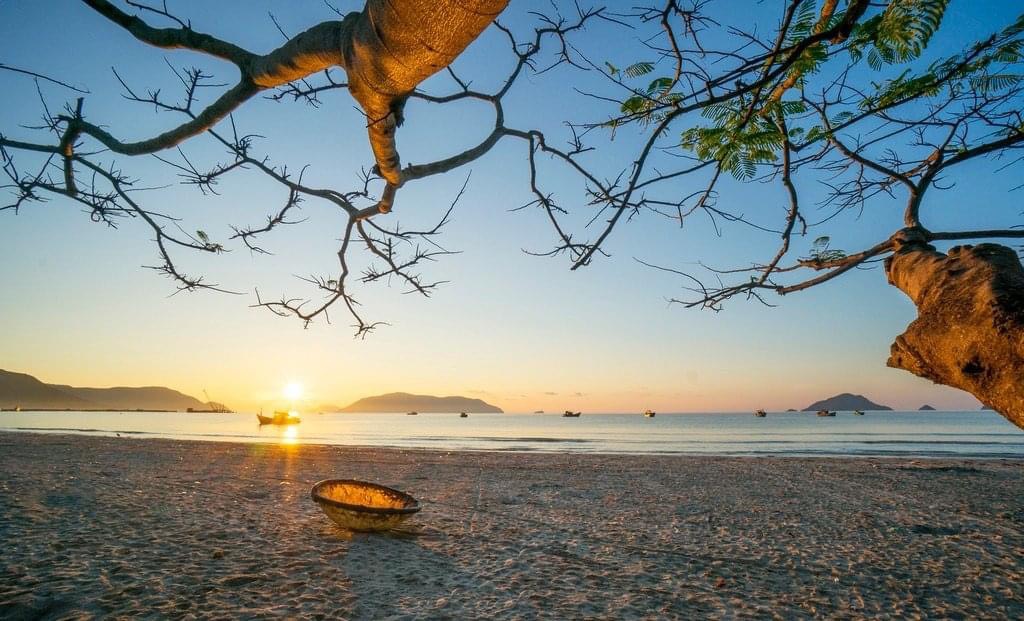 TOUR TÂM LINH MIỀN NAM KHỞI HÀNH TỪ HÀ NỘI & CÁC TỈNH PHÍA BẮC CẦN THƠ – SÓC TRĂNG – CÔN ĐẢO –  TÂY NINH – TP HỒ CHÍ MINH TOUR 5 NGÀY 4 ĐÊM KHÁM PHÁ MIỀN TÂY SÔNG NƯỚC VIẾNG MỘ CHỊ SÁU - NÚI BÀ ĐEN LINH THIÊNG 